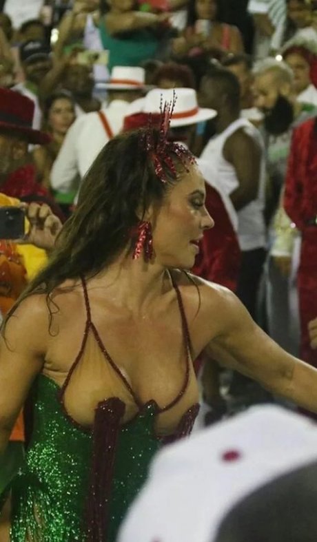 Paola Oliveira onlyfans joi