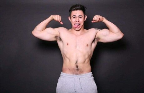 YahirBionic onlyfans leaj