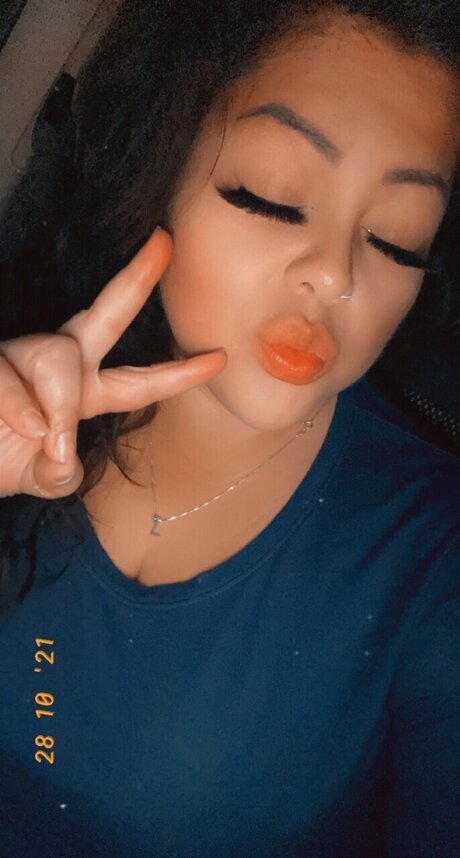 Nessapal12 is on onlyfans