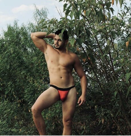 Rodrigodelcoro sexy onlyfans