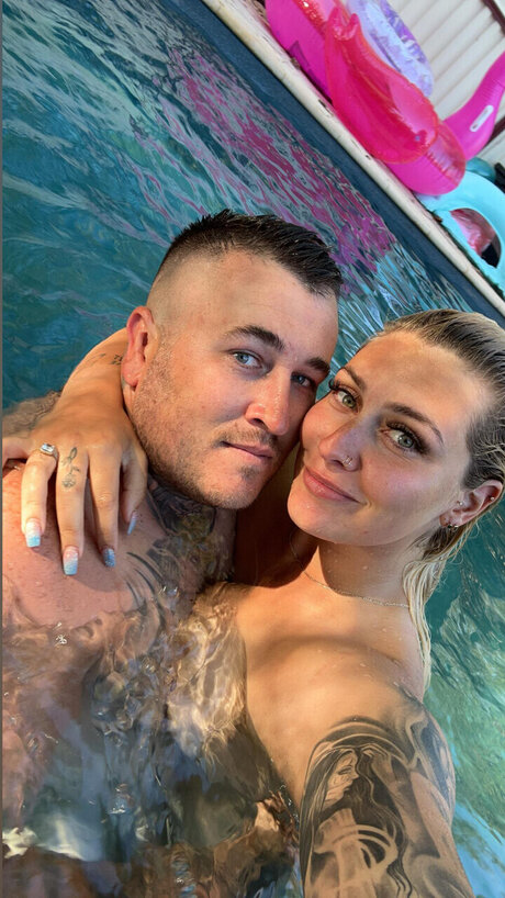 Juicy Couple_ onlyfans explicit content