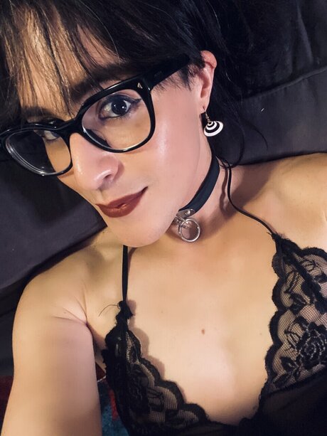 Vana DeLuna onlyfans model