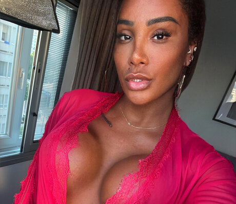 TS Vivi Carvalho_ onlyfans leaked.