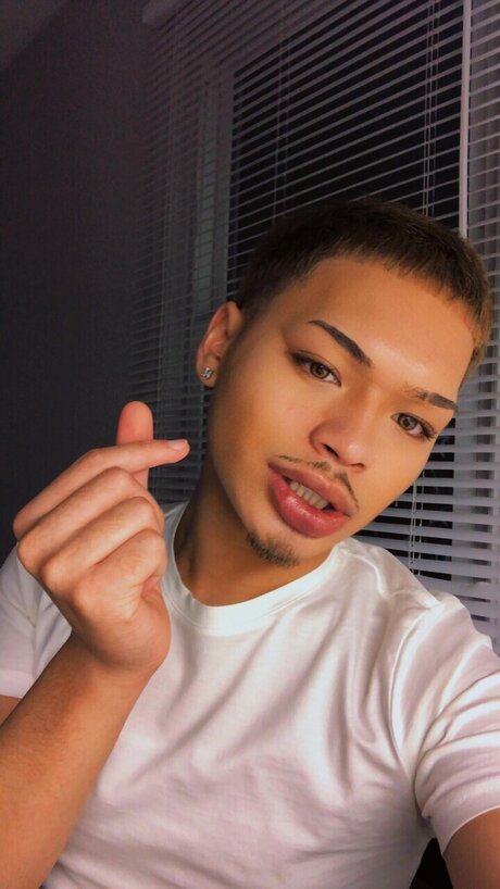 SanXGuapo onlyfans pics