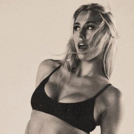 GabsAvianni onlyfans leaked nude