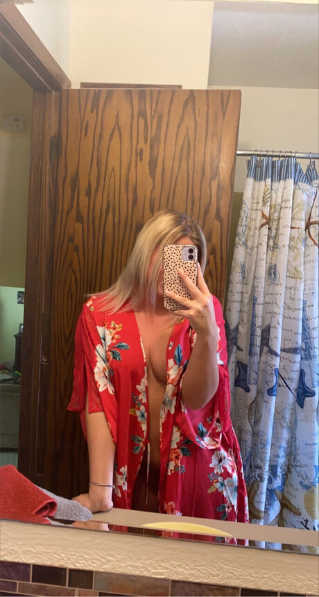 NoFaceMommy onlyfans leak xxx