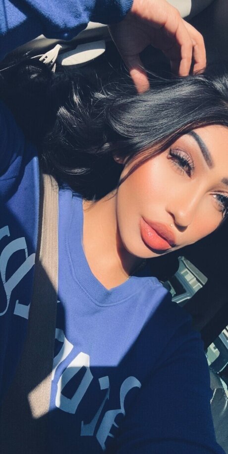 Ari Dior onlyfans naked pics