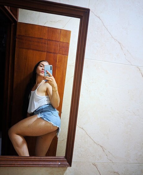 Andrea Galvis on onlyfans