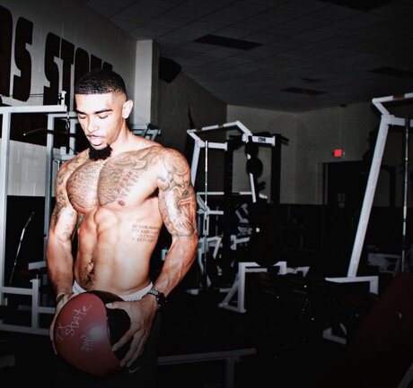 330 Bobby onlyfans nide