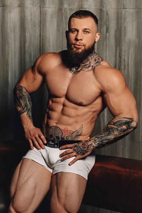 Oleg Bully onlyfans exposed