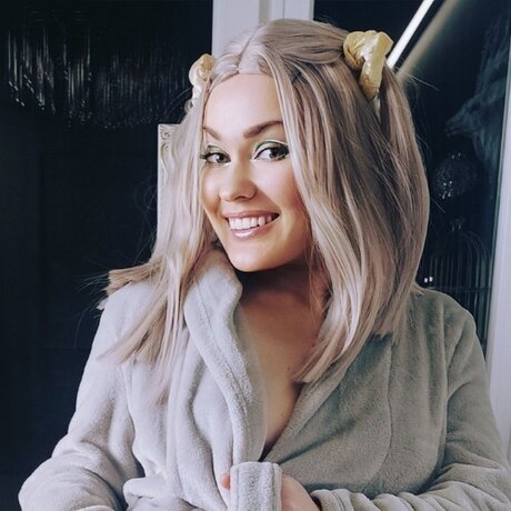 Petite Passion onlyfans public photos