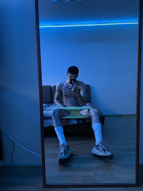 ICERUSSIANKID onlyfans lesk