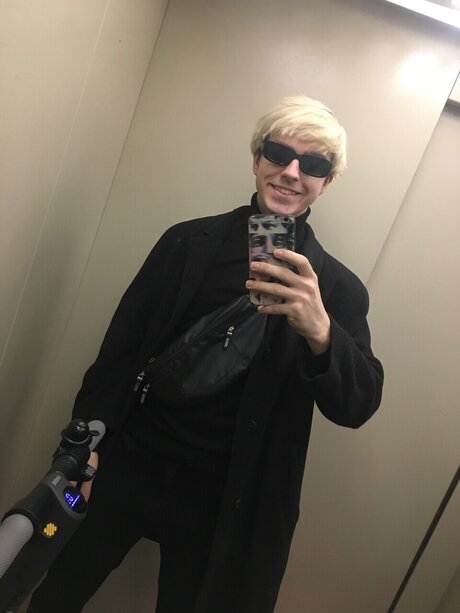 Noah Master onlyfans strip tease