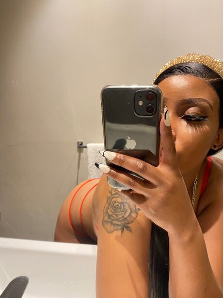 Mamie_ onlyfans leaked.