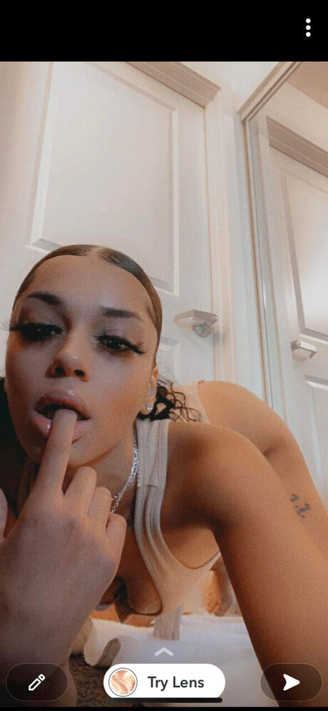 HoneyNdMilk onlyfans leaked.