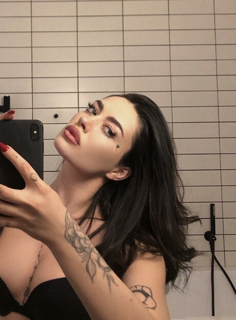 Daryna Lozinska onlyfans sextape leak