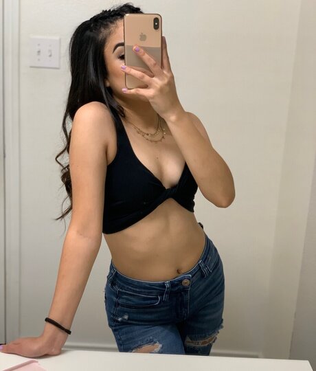 B E L L A ass onlyfans