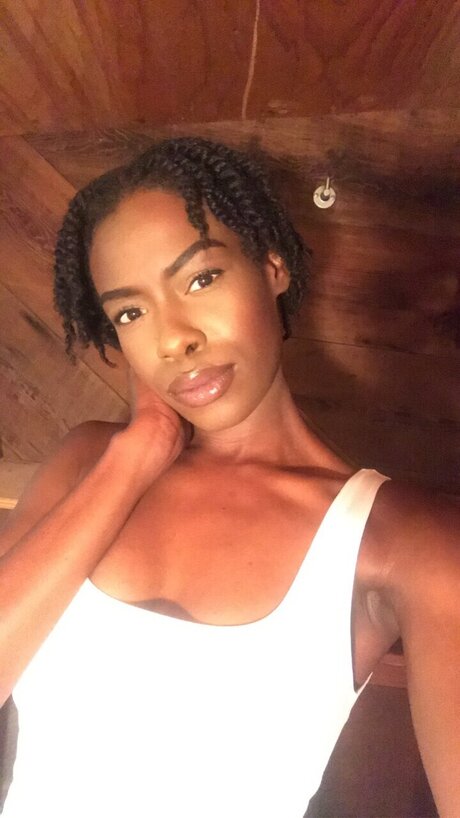 GLAMNATURENEXTDOOR onlyfans post