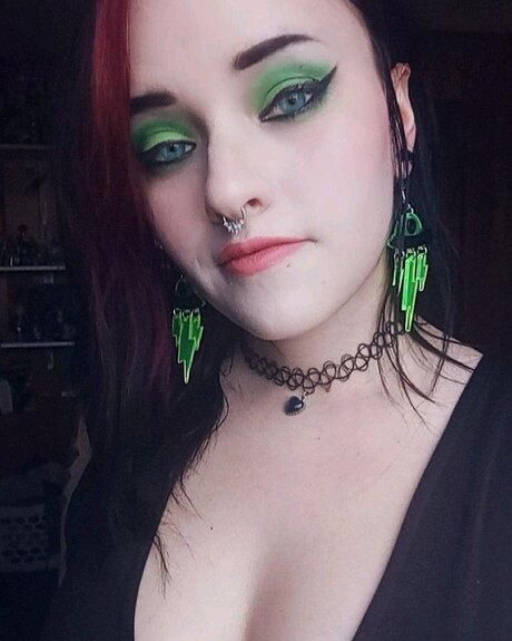 TheMazikeen onlyfans nude