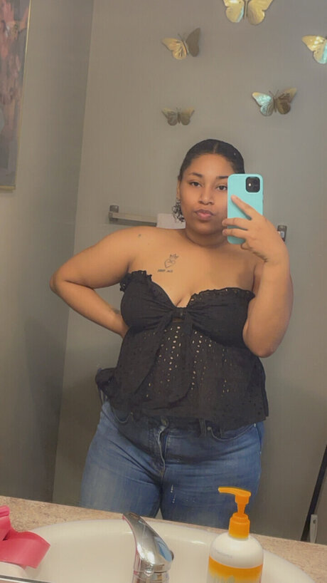 Carolina Von nude porn onlyfans