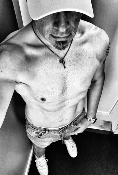 retr04ctive onlyfans posts