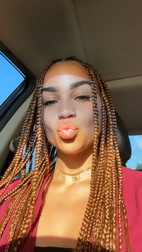 Seychelle C_ onlyfans nude leak