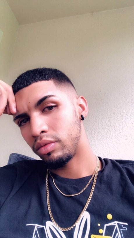 Skinnylongg_ leaked onlyfans naked