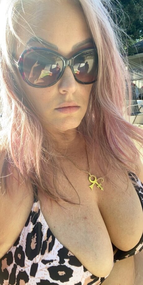 VanessaRisi tits onlyfans