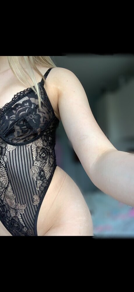 Scarlettdyaxo onlyfans leaked.