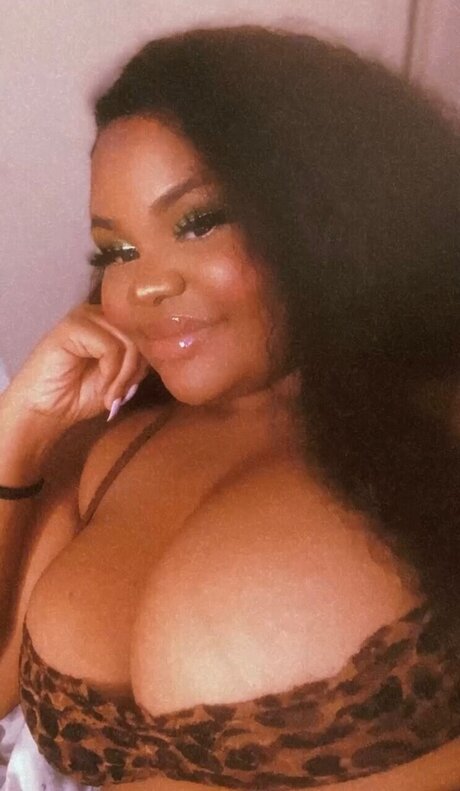 XHoneyX onlyfans strip tease