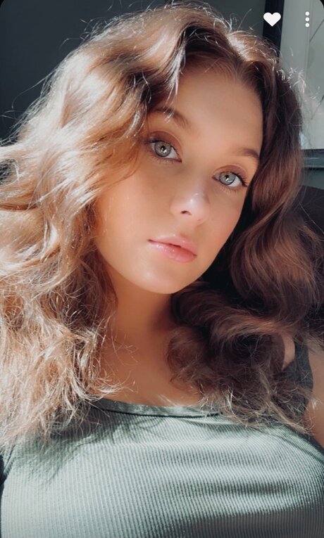 Ella Blossom new onlyfans leaks