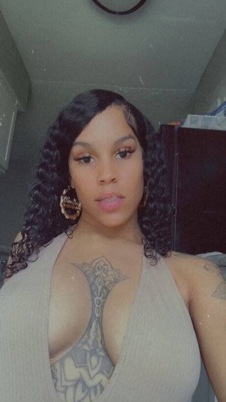 Catch the Vibe_ only fans pics