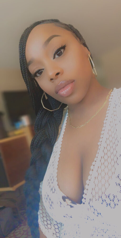 Bella Amour free onlyfans