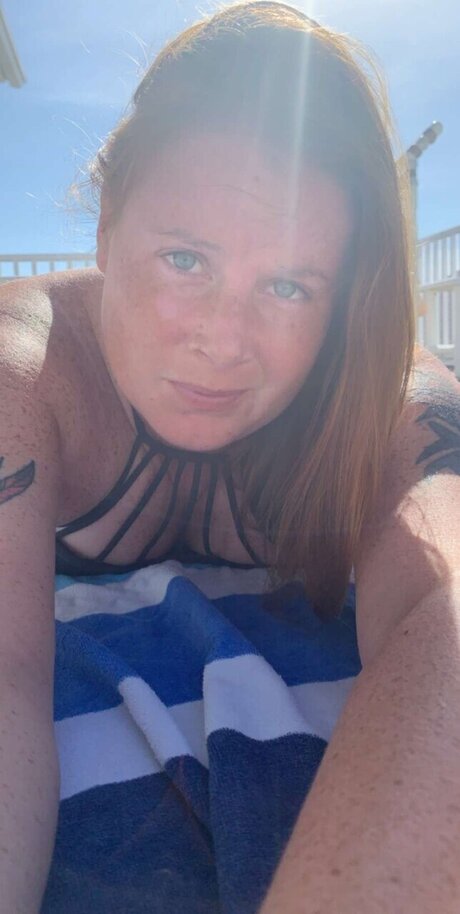 Tiltedsixoh onlyfans model images