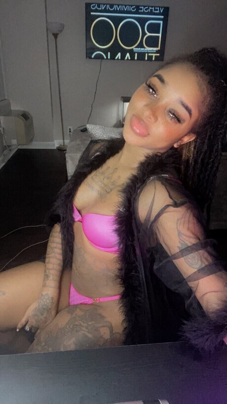 VegasDior onlyfans tits