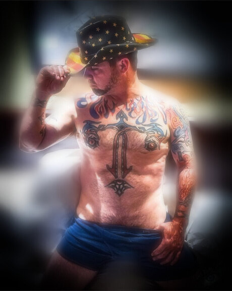 Trevor Traven boobs onlyfans