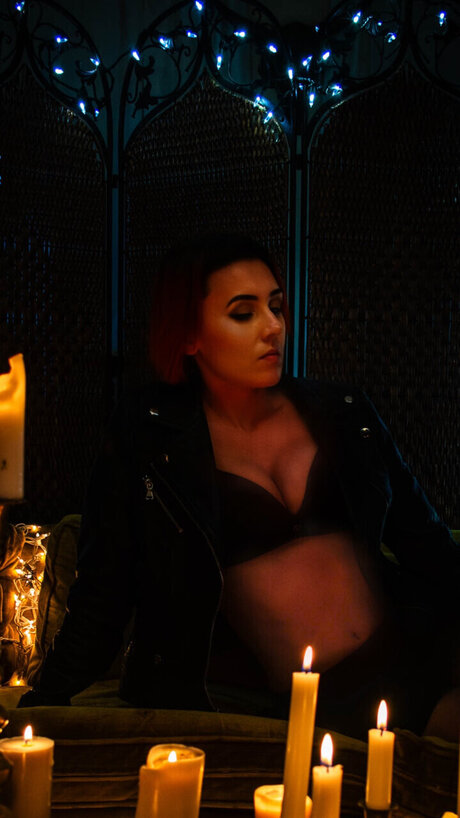 KrimsonKat strip onlyfans