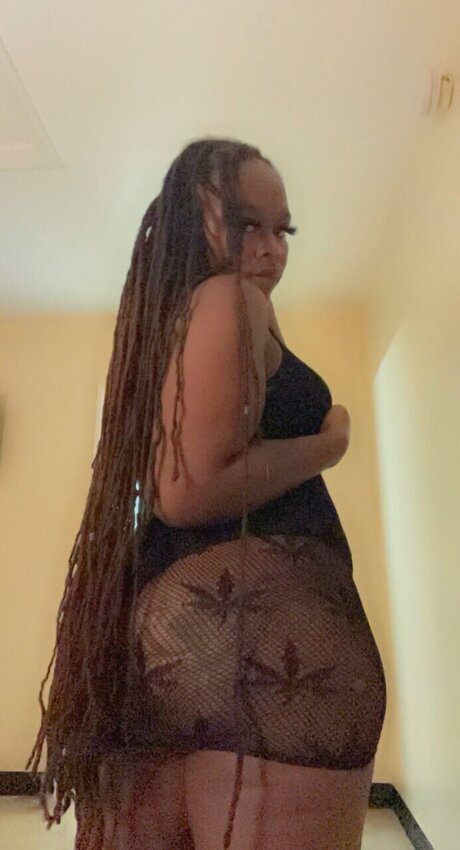 BigBootyBre_ onlyfans leaks.