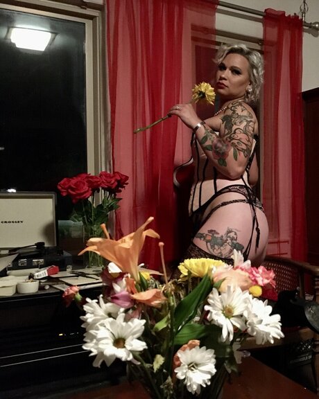 MrsMk3 naked onlyfans pics