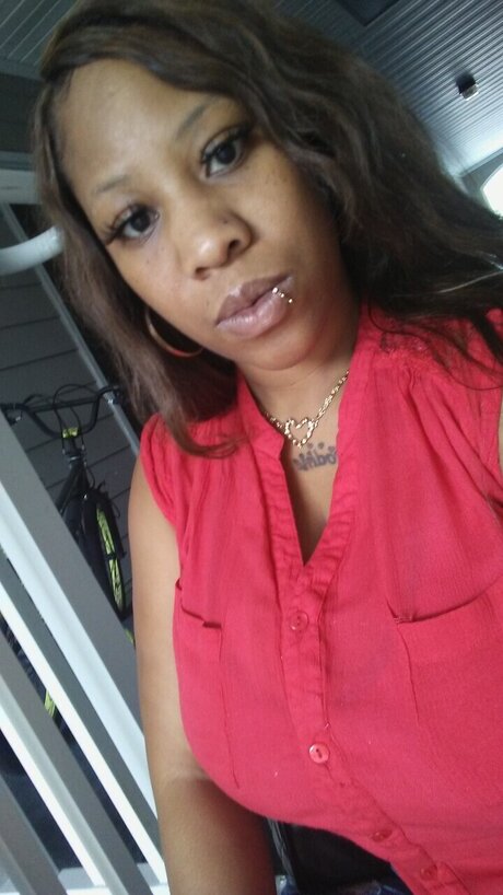 YellaBoneZ onlyfans porn leaks