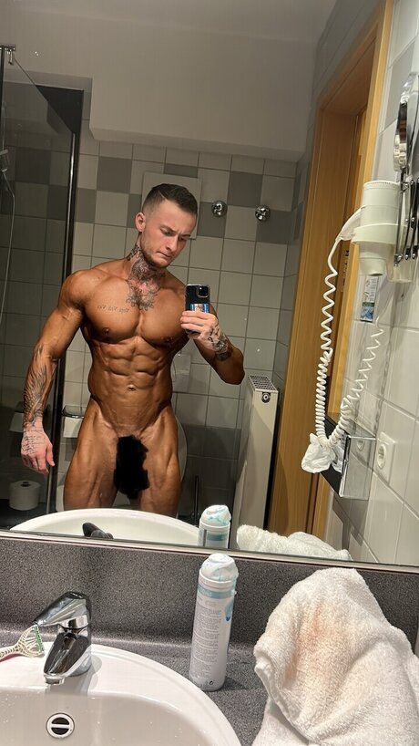 EliasYoung onlyfans fotos