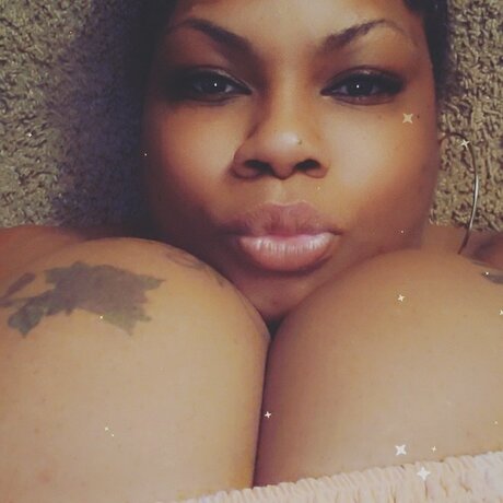 Roial Divine onlyfans nude pictures