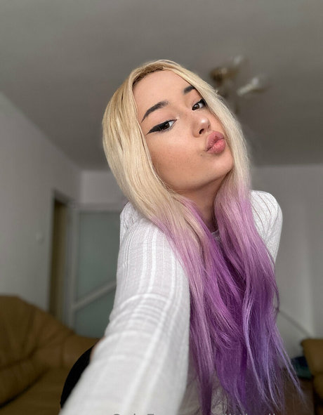 littlealicexxx onlyfans nude