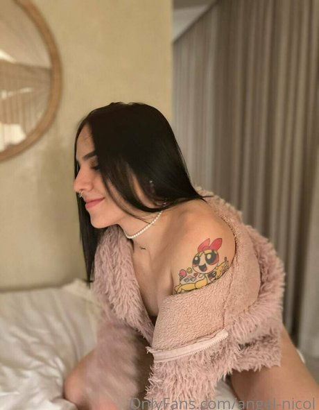 angel nicol onlyfans strip tease