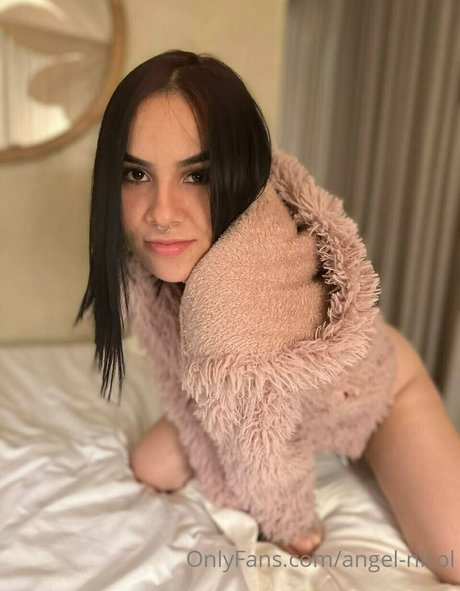 angel nicol nude onlyfans