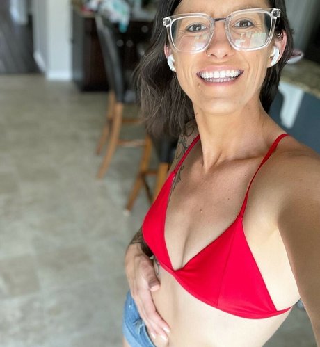 themrsnextdoor2 0 onlyfans leaked