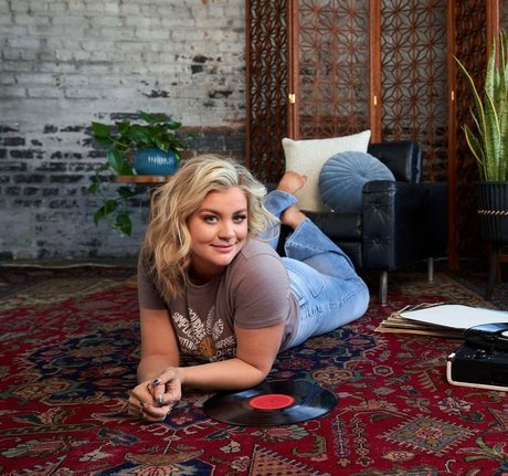 Lauren Alaina onlyfans keak