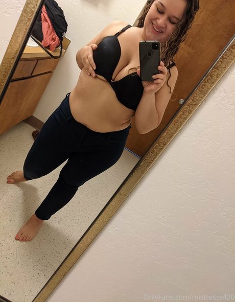 mistresss420 naked only fans