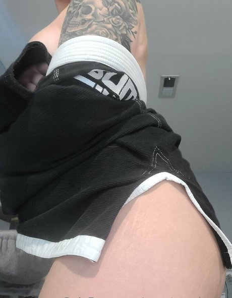 brizzybrawls nude leaks onlyfans