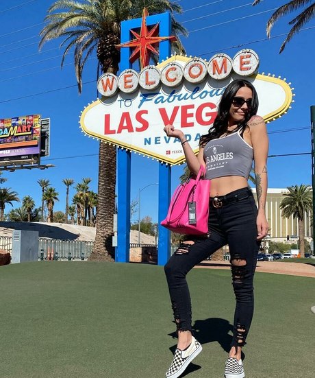 Monica Iannuzzi onlyfans nide